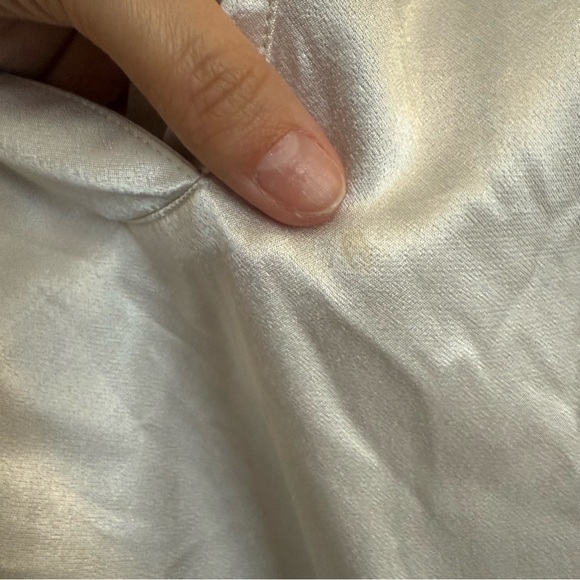 Rails Wynna Ivory Satin Split Neck Pintuck Blouse Size M Workwear Business Chic - Picture 12 of 12